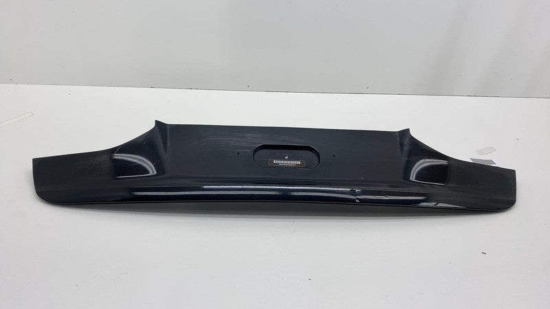 7424734-04 🍩16-19 BMW 740i 750i G11 G12 Trunk Lid License Plate Mount Lower Panel Finisher