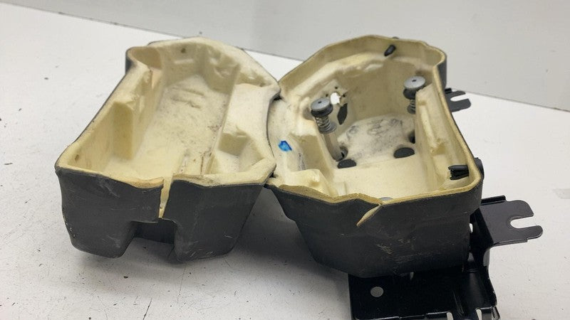 PT00062425C ⭕25 Rivian R1S Air Suspension Compressor Insulator Cover w/ Bracket PT00062425-C