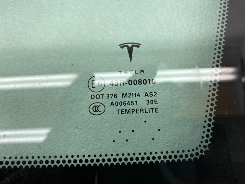 2012-2020 Tesla Model S Rear Passenger Side Quarter Fixed Glass Right Assembly