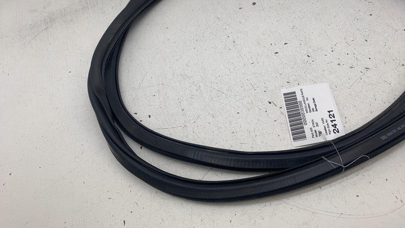 4KE831721 ⭕ 19-23 Audi E-Tron Quattro Front Right Body Weathership Rubber Seal 4KE831721