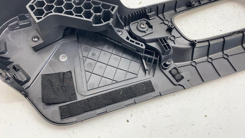 88172-SRT100 ⭕2025 Rivian R1S Front Driver Side Seat Outer Trim Cover Panel Left 88172-SRT100