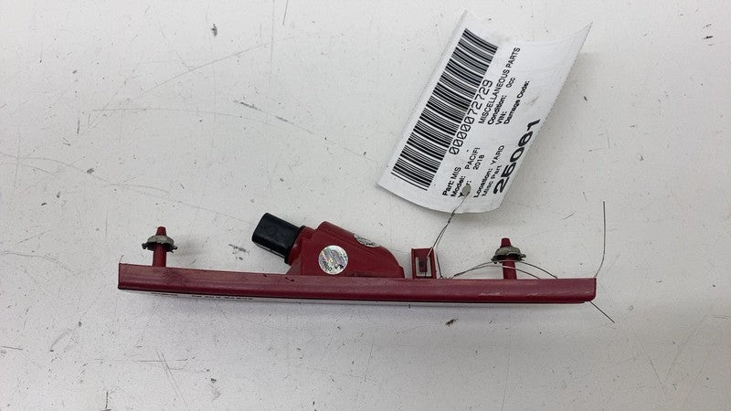 68229425AA ⭕ 2017-2025 Chrysler Pacifica Rear Left Marker Light Lamp Reflector 68229425AA