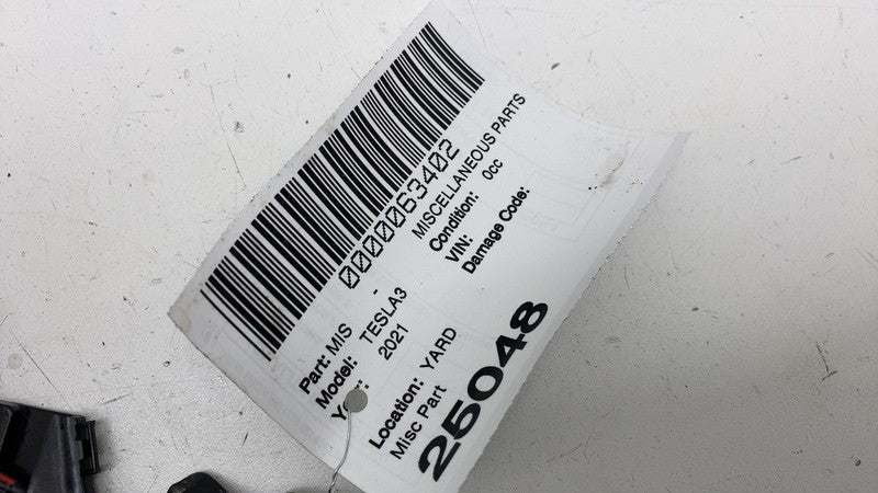 ⭕ 17-23 Model 3 Rear Driver Side 2nd Row Seatbelt Buckle Black Left 10