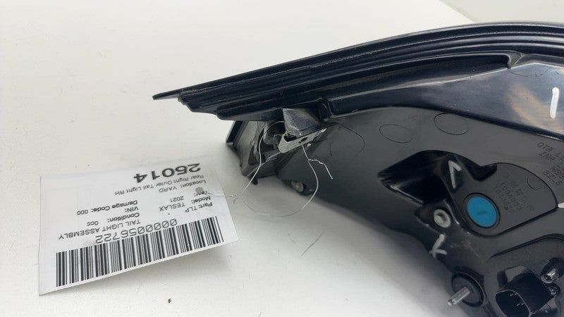 1034333-00-B ⭕ 2016-2020 Tesla Model X Rear Right Outer Taillight LED Tail Lamp 1034333-00-B