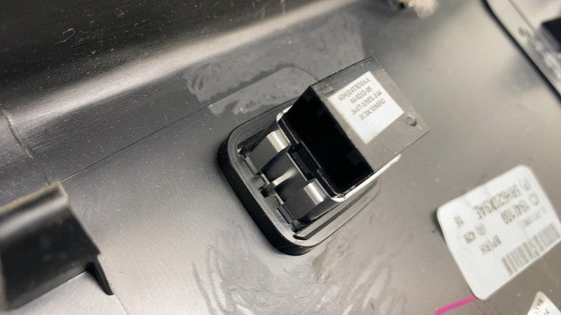 5RH62DX9AE ⭕ 17-25 Chrysler Pacifica Passenger B-Pillar Middle Trim Panel Right 5RH62DX9AE