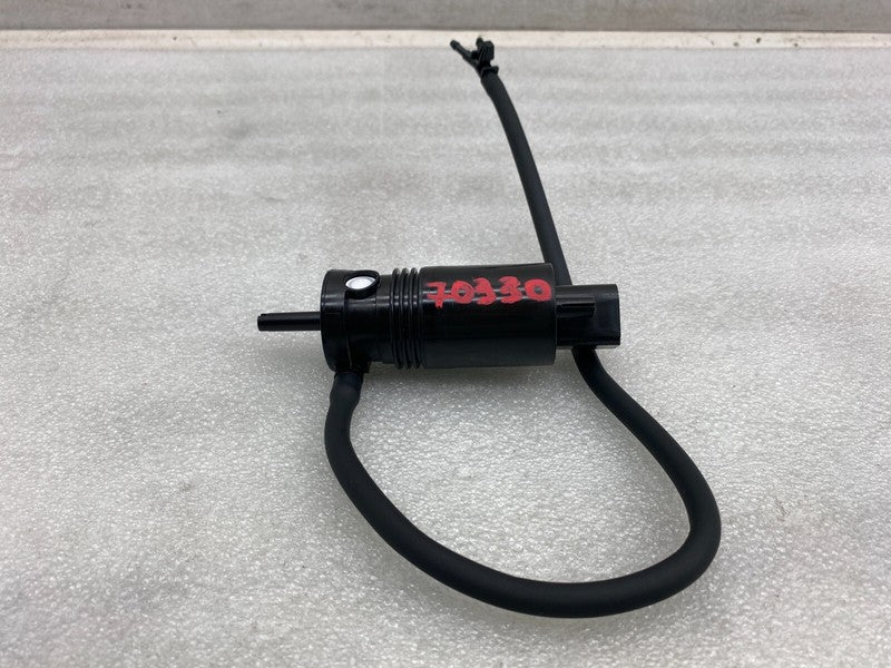 1110164 00 B ⭕ 17-23 Model 3 Y Front Windshield Screen Wiper Washer Pump Motor 1110164-00-B