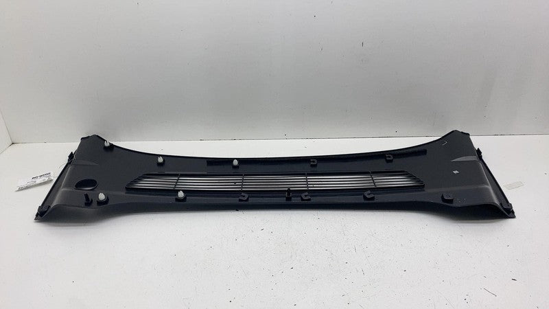 161981298B ⭕ 20-24 Tesla Model Y Rear Section Underhood HEPA Apron Cover Trim 1619812-98-B