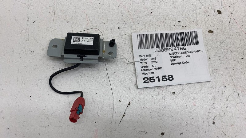 ⭕ 2022 Rivian EDV-700 Front Right Roof Antenna AMP Amplifier Module PT