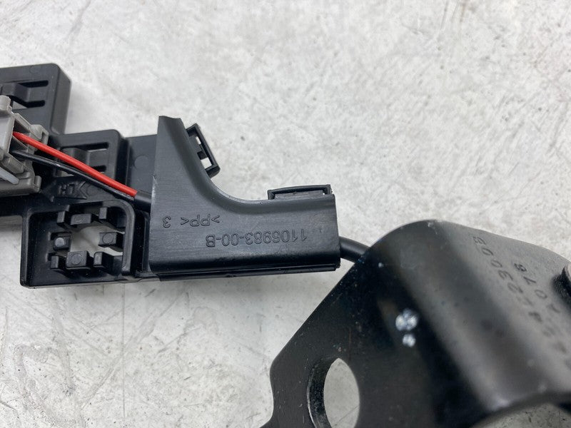 1085939 01 E ⭕ 2017-2023 Tesla Model 3 Rear Driver Side 2nd Row Seat Belt Buckle 1085939-01-E