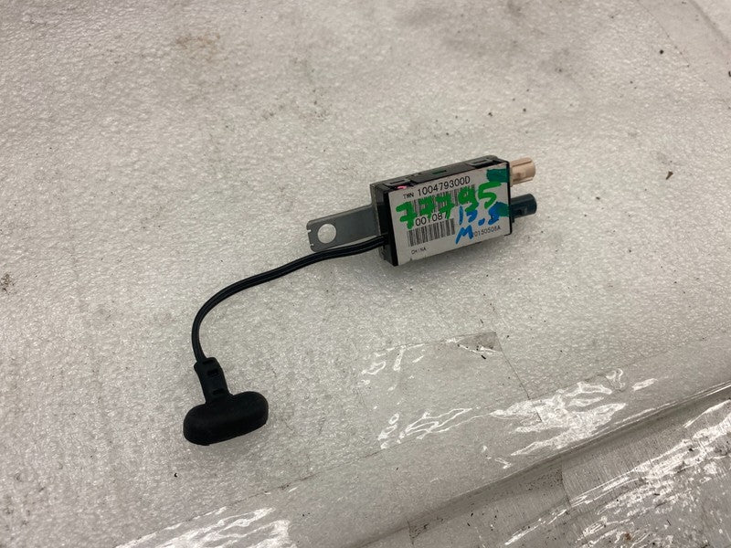 100479300D ⭕12-20 Model S Rear Driver Side Radio Antenna Amplifier Module Left 1004793-00-D