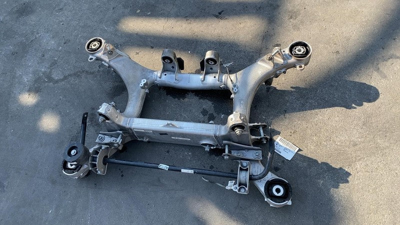 6861459-01 ⭕ 2018-2022 BMW 530e xDrive G30 Rear Suspension Subframe w/ Stabilizer Sway Bar