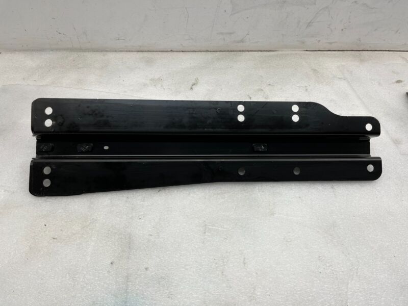 2016-2020 Tesla Model X Rear Passenger Side 2nd Row Seat Mounting Bracket Right