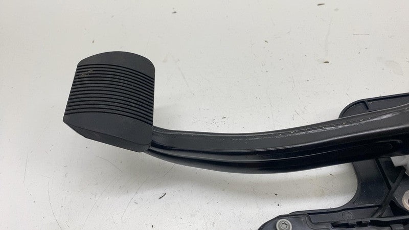 04581676AC ⭕ 17-24 Chrysler Pacifica Foot Brake Stop Pedal w/ Bracket Assembly 04581676AC