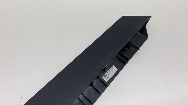 187655400D 2024-2025 Tesla Cybertruck Front Passenger Right Center Console Side Trim Panel