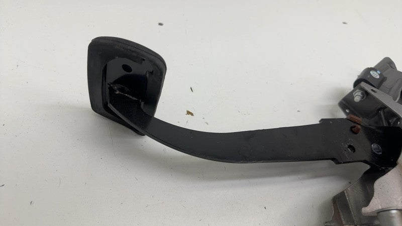⭕ 2018 Subaru XV Crosstrek Brake Pedal w/ Bracket Assembly