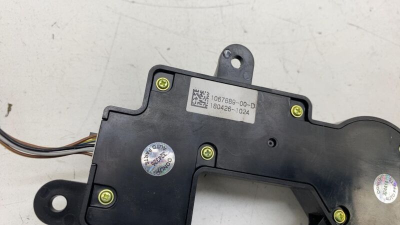 106768900D 2012-2015 Tesla Model S Front 1st Row Passenger Side Seat Control Switch Right