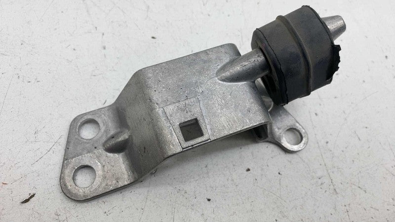 68250053AA ⭕ 2017-2025 Chrysler Pacifica Rear Exhaust Muffler Mount w/ Insulator 68250053AA