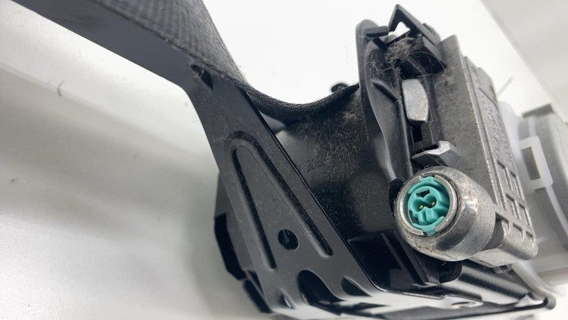 PT1-1056 2011-2018 Porsche Cayenne S Front Driver Side 1st Row Seat Belt Retractor Left