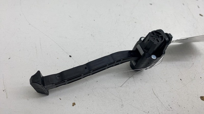 ⭕ 20-26 Tesla Model Y Front Left or Right Door Check Strap Stopper 150