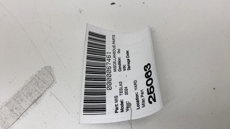 175709600D 24-25 Model 3 Rear Bumper Fascia Center Bracket + Transceiver Module 757096-00-D