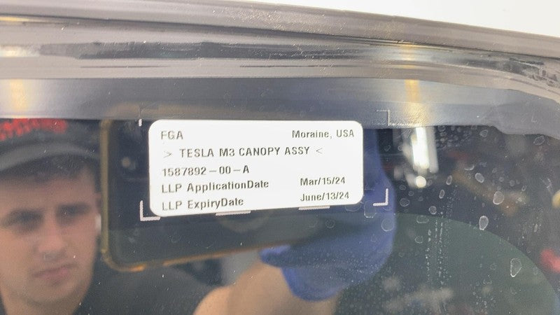 E2 43R-0115134 ⭕ 24-25 Model 3 Front Middle Panoramic Sun Moon Roof Window Glass 1587892-00-A