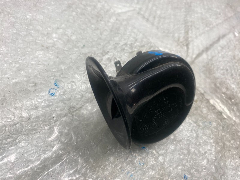 E1 0020046 ⭕ 2012-2020 Tesla Model S MS Seger High Pitch Tone Horn 12V 510 Hertz w/ Bracket