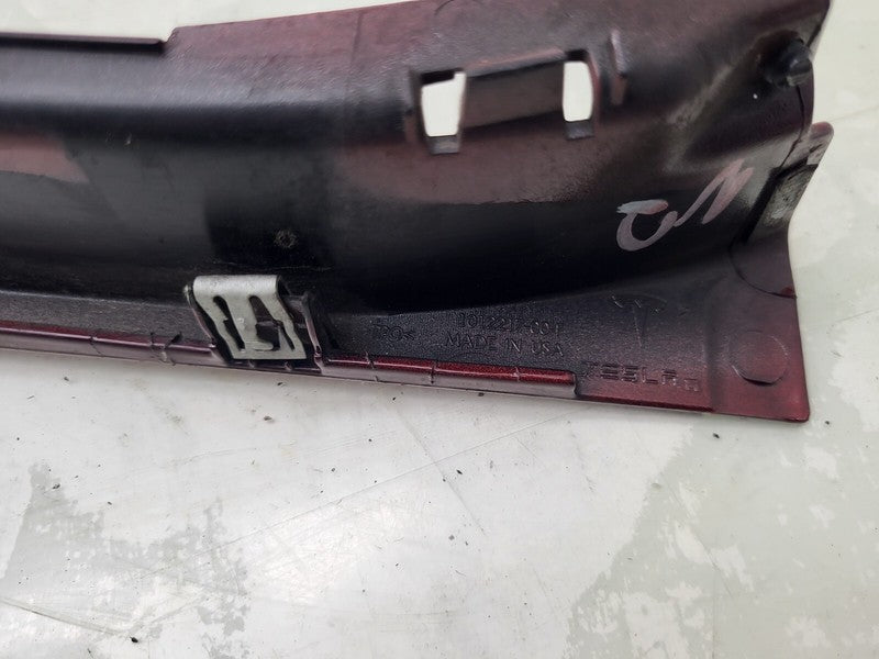 1012217-00-F ⭕12-23 Tesla Model S Passenger Side Skirt Molding Scuff Plate Right 1012217-00-F