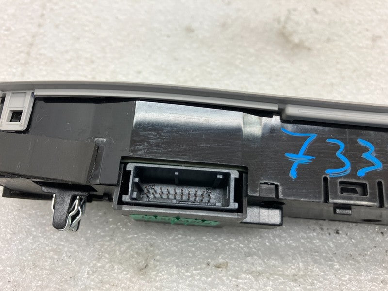 109257300L ⭕ 17-23 Model 3 Front Overhead Console Dome Reading Map Light Lamp 1092573-00-L