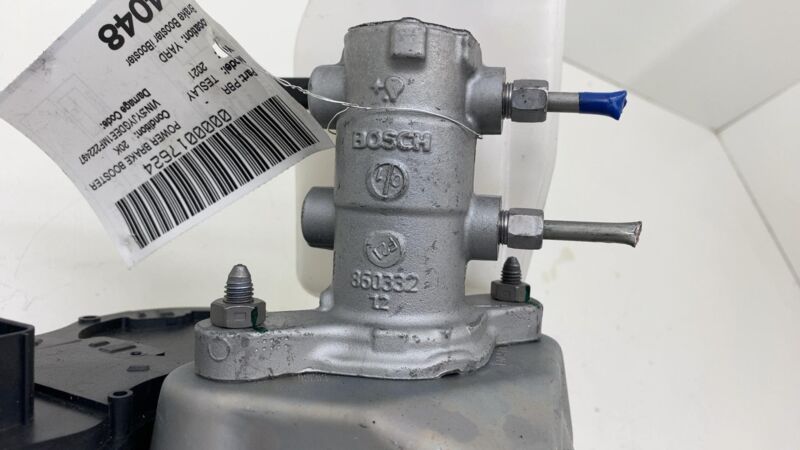 118867100A 2020-2024 Tesla Model Y iBooster Power Brake Booster Master Cylinder Reservoir