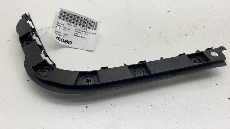 108398900I 17-23 Model 3 Rear Right Bumper Lower Support Retainer Wing Bracket 1083991-00-I