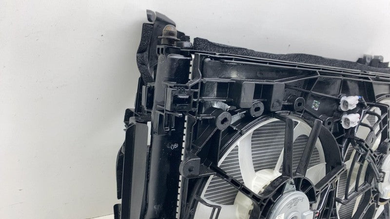 ⭕2023 2024 Toyota Prius Front Main Radiator Condenser Cooling Fan Moto