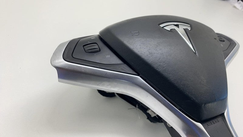 2016-2020 Tesla Model X Steering Wheel Airbag Module w/ Retainer Plate