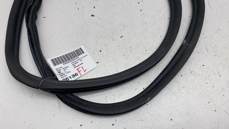 ⭕ 2017-2023 BMW 540i Front Driver Side Door Body Weatherstrip Rubber S
