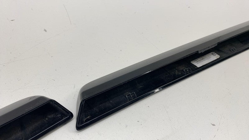 PT00012533 ⭕️ 22-24 Rivian R1T Rear Left & Right C-Pillar Outer Trim PT00012533 / PT0001253