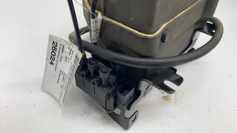 ⭕ 2022-2024 Rivian R1T Air Ride Suspension Compressor Pump w/ Valve Block & Case