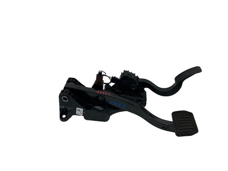⭕ 2020-2024 Tesla Model Y Accelerator and Brake Pedal Pad Assembly 118