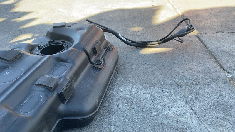 52030439A ⭕ 2017-2025 Chrysler Pacifica Fuel Gas Tank Storage Reservoir Bottle 52030439A