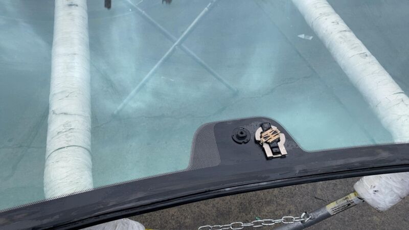 102163401D 2012-2015 Tesla Model S MS Front Windshield Heated Wiper Area (No Auto Pilot)