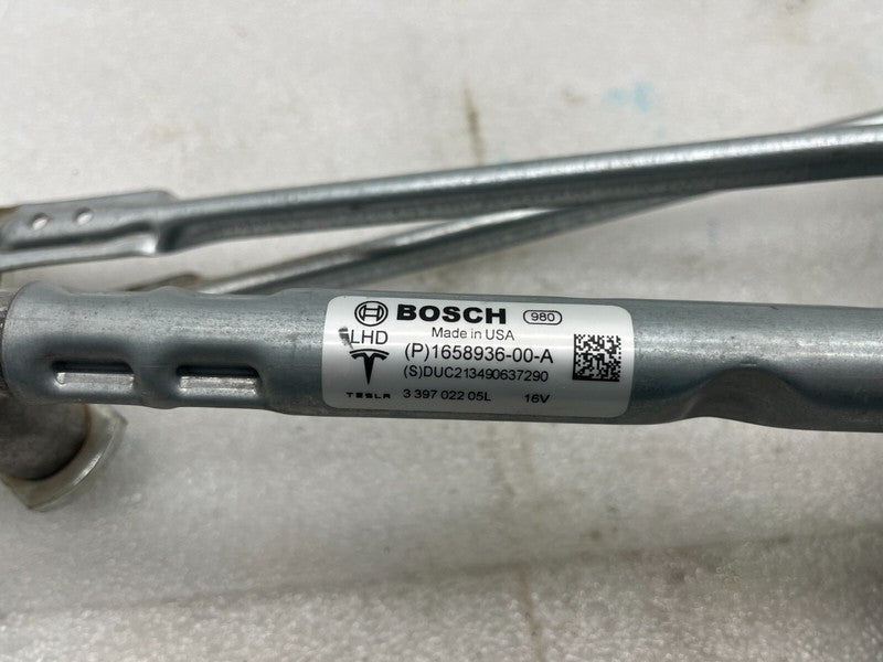 ⭕ 2020-2024 Model Y Front Windshield Wiper Linkage Module and Motor 16