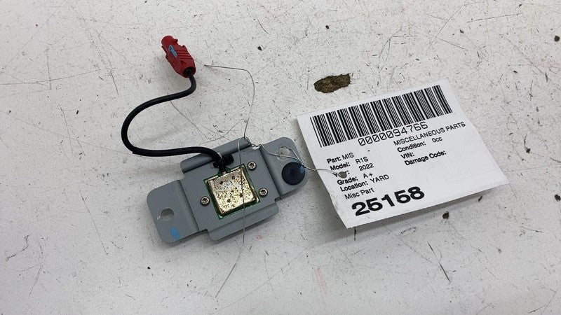 ⭕ 2022 Rivian EDV-700 Front Right Roof Antenna AMP Amplifier Module PT