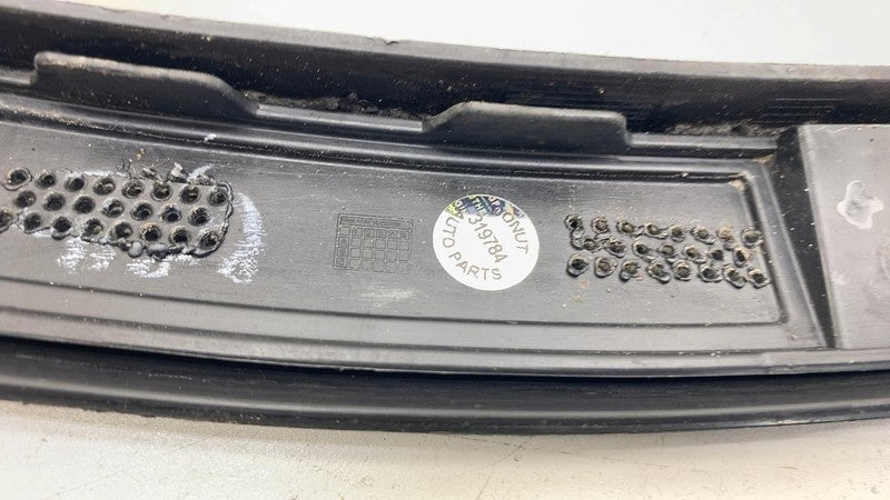 ⭕2021-2023 Polestar 2 Rear Passenger Side Quarter Wheel Arch Flare Molding Right