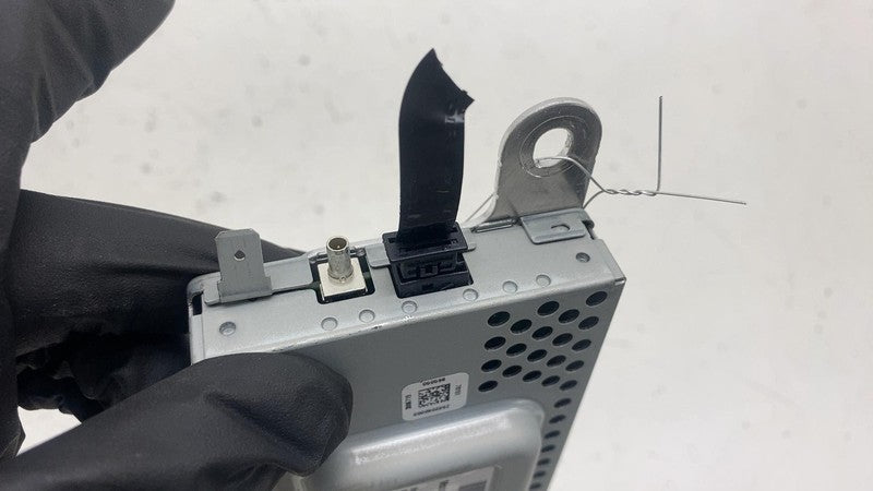 ⭕ 17-23 Model 3 M3 Harman Becker HBZ502 Radio FM/HD Receiver Module 10