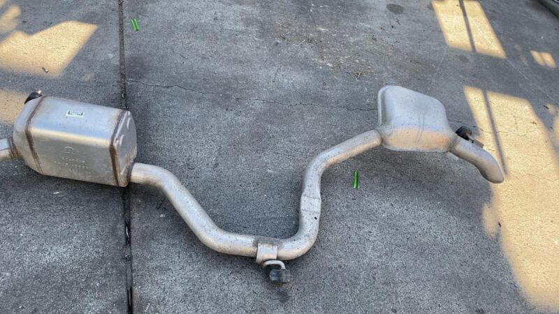 ⭕ 2017-2024 Chrysler Pacifica Exhaust Muffler Pipe & Resonator FWD Assembly OEM