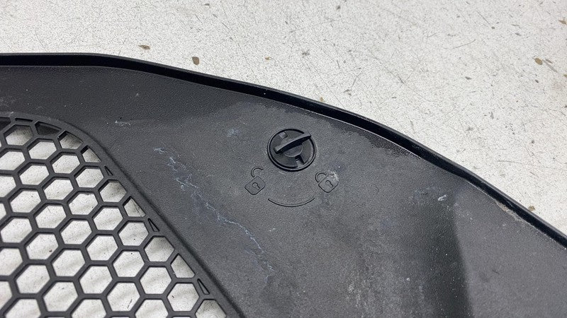 7388716 2017-2023 BMW 530e G30 Passenger Side Windshield Wiper Cowl Panel Grille Right