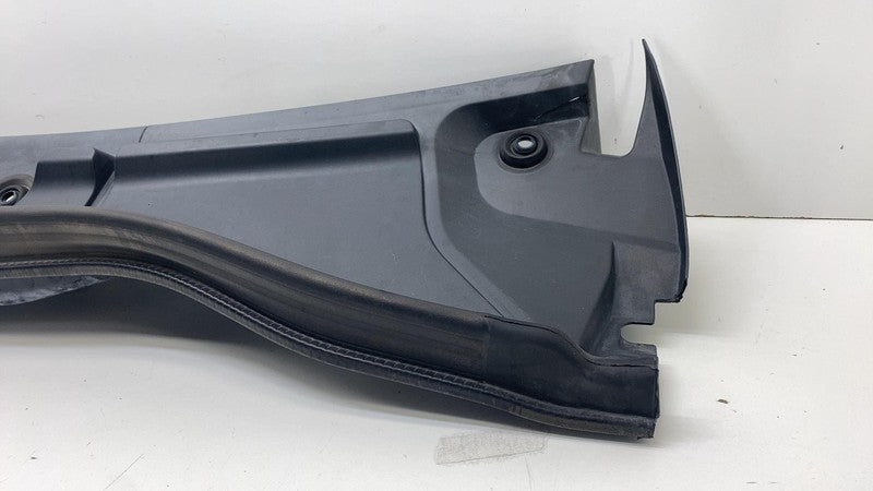 ⭕ 2014-2015 Mercedes-Benz B Electric Drive Front Wiper Cowl Trim Panel