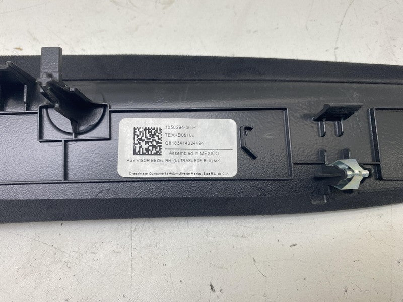 ⭕ 16-20 Tesla Model X Front Windshield Sun Visor Trim Bezel Right 1050