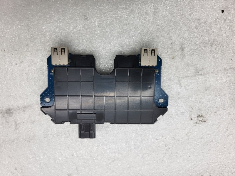 1102033 00 A 2017 2018 2019 2020 2021 2022 Tesla Model 3 Rear USB/AUX Control Unit Hub Module