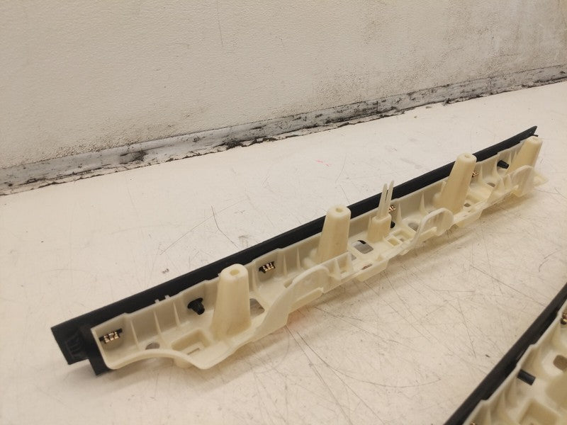 ⭕16-20 Model X Left/Right Upper Falcon Door Outer Trim 1055049-06-E/10