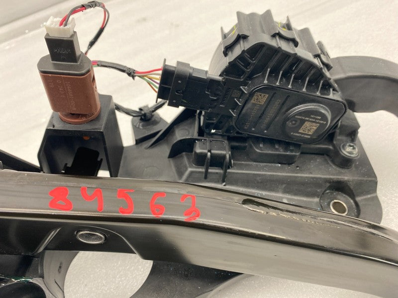 118869100B ⭕ 2020-2023 Tesla Model Y MY Accelerator & Brake Pedal Pad Assembly 1188691-00-B