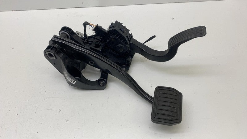 104469100D ⭕ 2017-2025 Tesla Model 3 Accelerator & Brake Foot Pedal w/ Switch 1044691-00-D